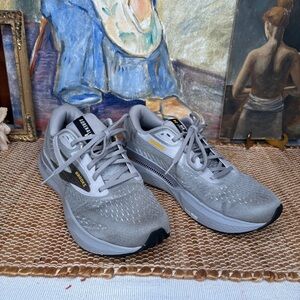 Brooks Adrenaline 24 GTS Running Shoes Sneakers Size 9 WIDE Grey/Gold